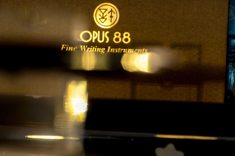 Opus88, Koloro