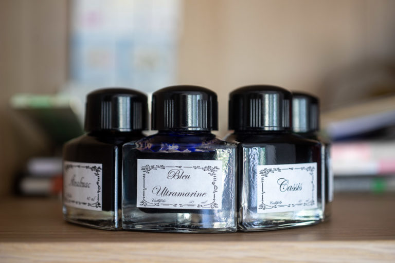 Read more about the article Tag 2: L’Artisan Pastellier Callifolio, Bleu Ultramarine
